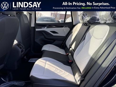 New 2026 Volkswagen Tiguan SE FWD image 10