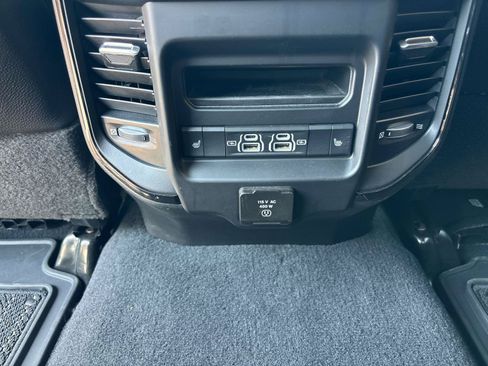 Used 2022 RAM 2500 Limited AWD/4WD image 11