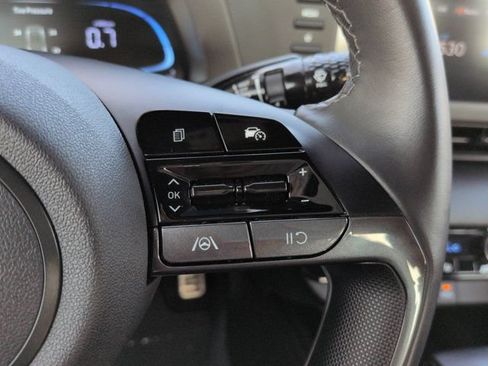 Used 2025 Hyundai Elantra Sport FWD image 22