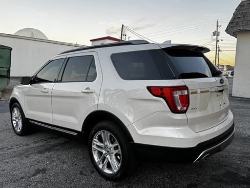 Used 2016 Ford Explorer XLT w/ Equipment Group 202A image 10