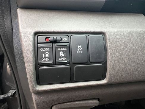 Used 2016 Honda Odyssey EX image 17