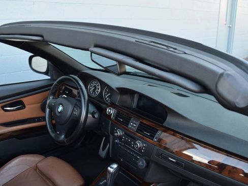 Used 2012 BMW 335i Convertible image 61