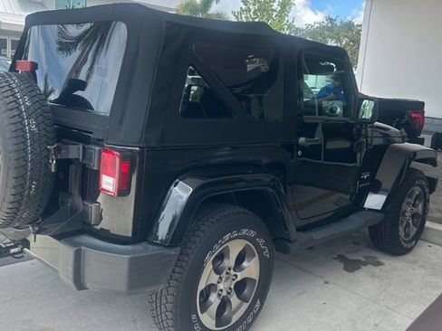 Used 2017 Jeep Wrangler Sahara w/ Connectivity Group AWD/4WD image 4