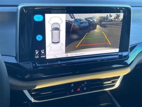 New 2026 Volkswagen Atlas Cross Sport SE image 22