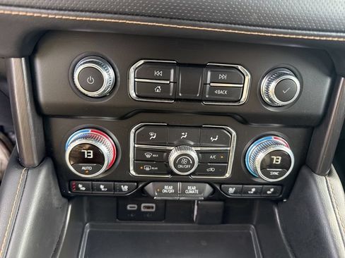 Used 2024 GMC Yukon AT4 AWD/4WD image 42