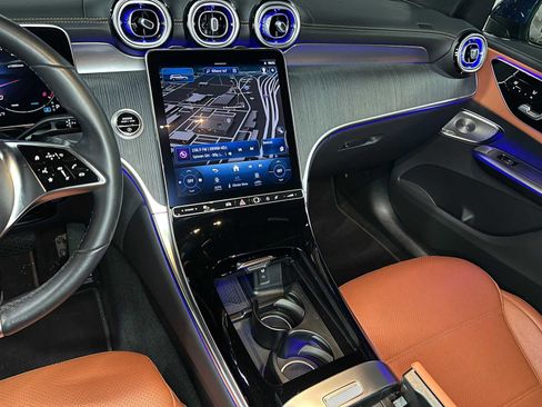 Used 2023 Mercedes-Benz GLC 300 4MATIC image 32