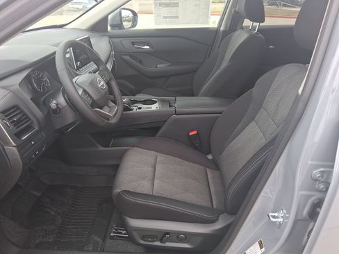 New 2026 Nissan Rogue SV FWD image 9