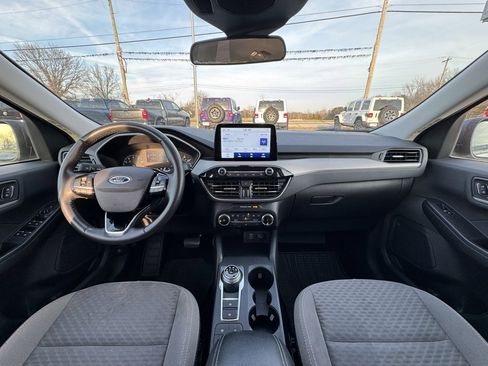 Used 2022 Ford Escape SE w/ Cold Weather Package image 13