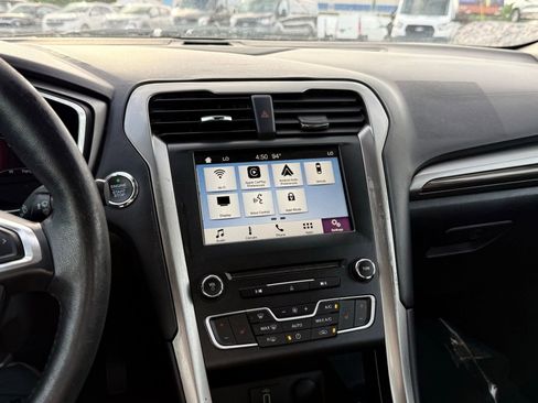 Used 2018 Ford Fusion SE w/ Equipment Group 602A FWD image 34