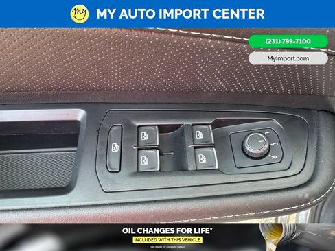 Used 2025 Volkswagen Atlas Cross Sport SEL AWD/4WD image 11
