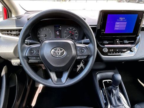 Certified 2025 Toyota Corolla LE image 6