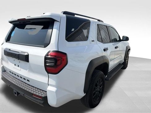 Used 2025 Toyota 4Runner SR5 AWD/4WD image 30