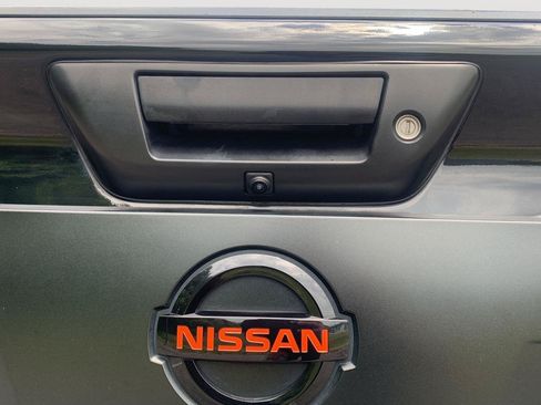 Used 2021 Nissan Titan PRO-4X w/ Pro-4x Convenience Package AWD/4WD image 12