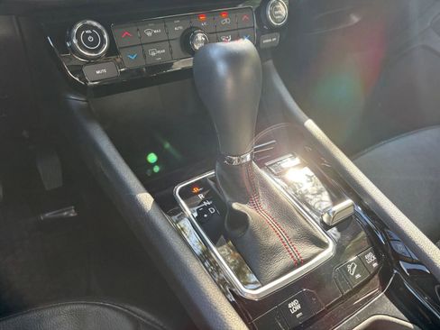 Used 2025 Jeep Compass Trailhawk image 41