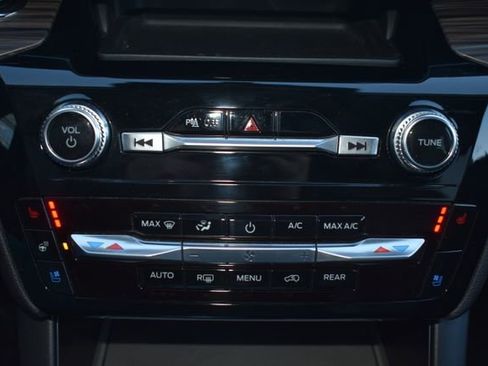 Used 2024 Ford Explorer Limited image 29