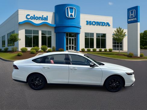 Used 2025 Honda Accord SE image 8