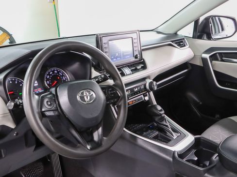 Used 2021 Toyota RAV4 XLE FWD image 22