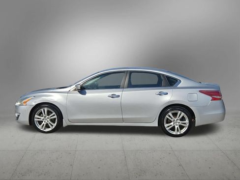 Used 2013 Nissan Altima 3.5 SL FWD image 3