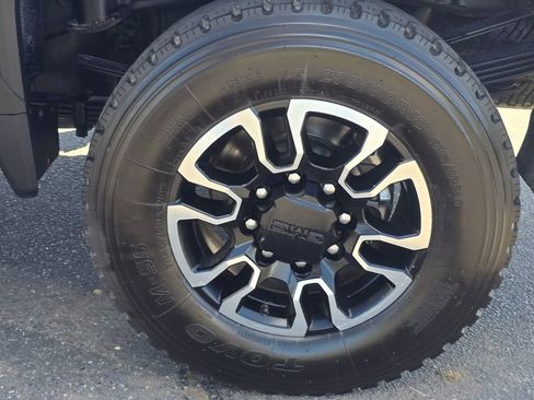 Used 2023 GMC Sierra 3500 SLE w/ Gooseneck/5TH Wheel Package AWD/4WD image 10