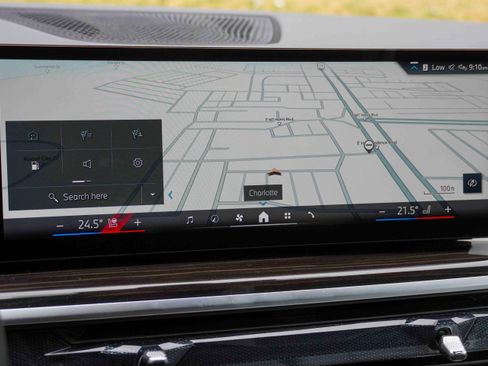 Certified 2025 BMW X6 xDrive40i w/ Climate Comfort Package image 28