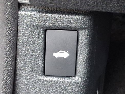 Certified 2023 Honda Accord EX image 25