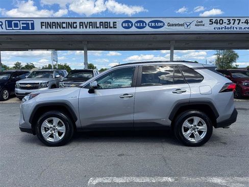 Used 2021 Toyota RAV4 LE AWD/4WD image 9