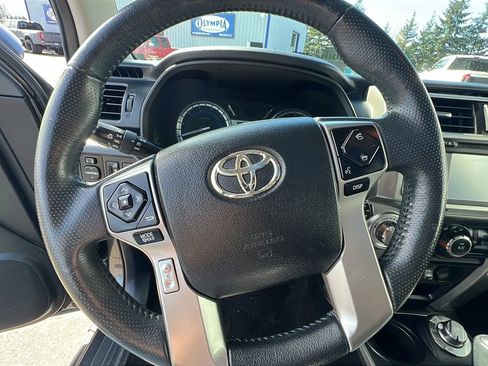 Used 2015 Toyota 4Runner SR5 Premium AWD/4WD image 19