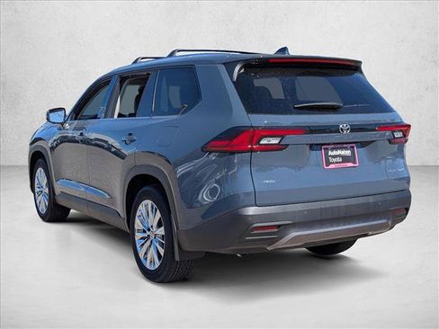 New 2026 Toyota Grand Highlander Platinum image 9