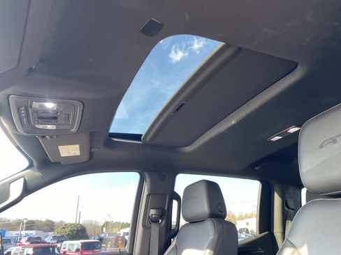 Used 2023 GMC Sierra 1500 AT4 w/ AT4 Premium Package image 21