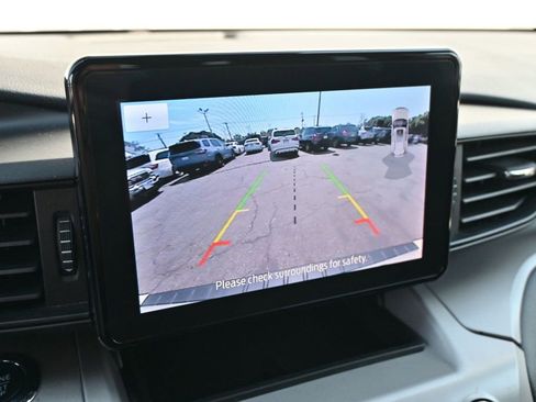 Used 2023 Ford Explorer XLT image 11