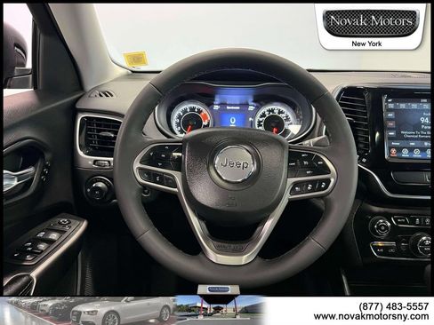 Used 2022 Jeep Cherokee Limited w/ Mopar Interior Package AWD/4WD image 16