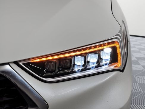 Used 2018 Acura TLX FWD image 12