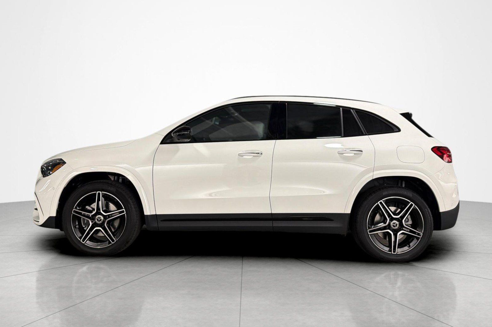 New 2026 Mercedes-Benz GLA 250 image 2