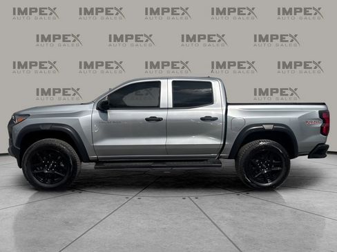 Used 2024 Chevrolet Colorado Trail Boss w/ Technology Package image 2