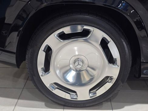 Used 2025 Mercedes-Benz Maybach GLS 600 4MATIC image 10
