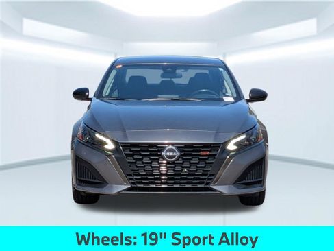 Used 2024 Nissan Altima 2.5 SR FWD image 18