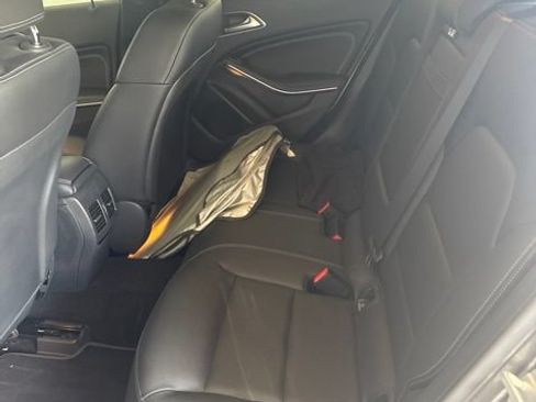 Used 2018 Mercedes-Benz GLA 250 4MATIC image 2