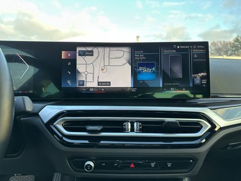 Used 2023 BMW 330i xDrive 330i xDrive w/ Premium Package image 37