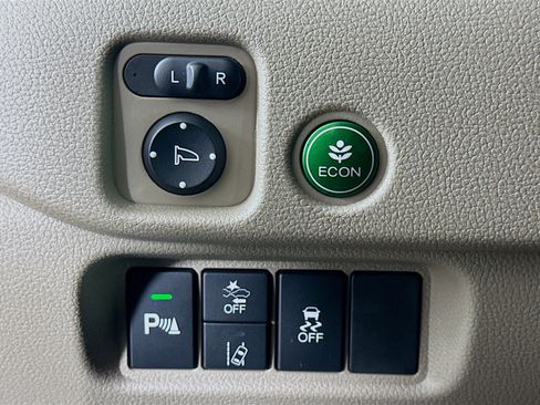 Used 2022 Honda Pilot Touring image 17