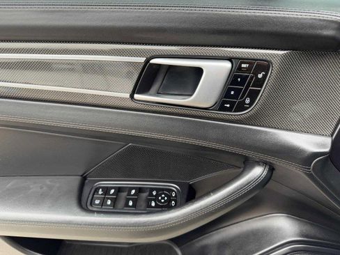 Used 2018 Porsche Panamera Turbo S image 19