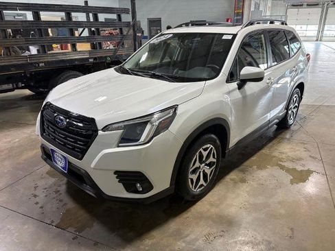Used 2024 Subaru Forester Premium AWD/4WD image 4