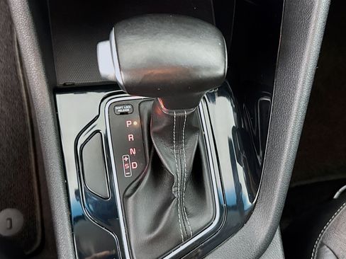 Used 2018 Kia Niro EX FWD image 18