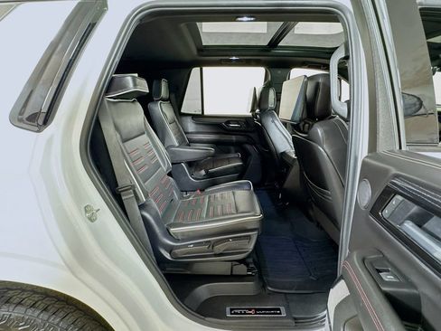Certified 2025 GMC Yukon AT4 Ultimate AWD/4WD image 29