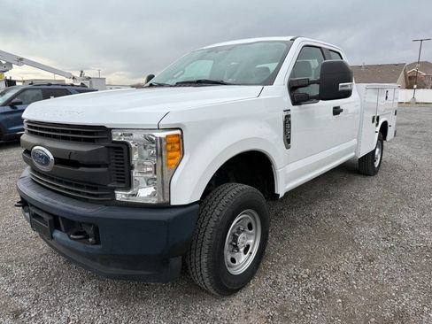 Used 2017 Ford F350 XL image 7