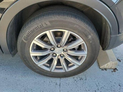 Certified 2023 Cadillac XT4 Sport FWD image 8