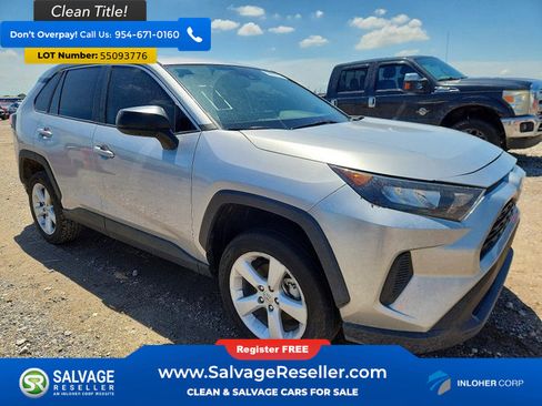 Used 2022 Toyota RAV4 LE FWD image 5