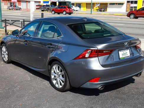 Used 2016 Lexus IS 200t image 10