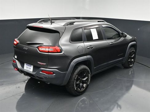 Used 2015 Jeep Cherokee Trailhawk w/ Comfort/Convenience Group AWD/4WD image 25