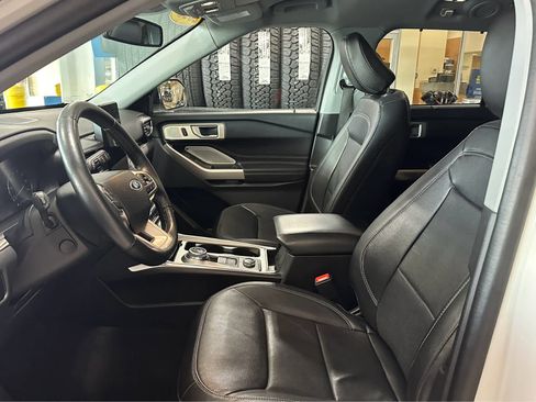 Certified 2023 Ford Explorer Limited w/ Limited Technology Package image 23