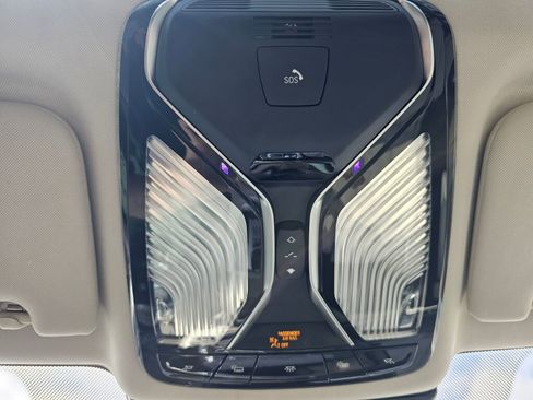 Used 2020 BMW 740i w/ Premium Package RWD image 33